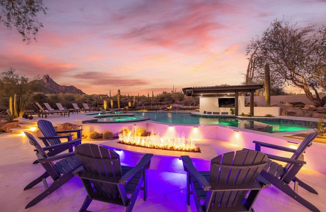 Hozho Estate at Pinnacle Peak: Pool, Games & Views