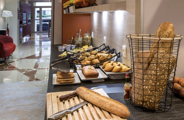 Hôtel Mercure Paris Pont de Levallois Neuilly
