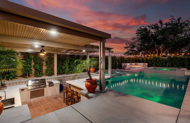 Hacienda San Miguel | Resort Style Pool W/ Sunken Outdoor Kitchen
