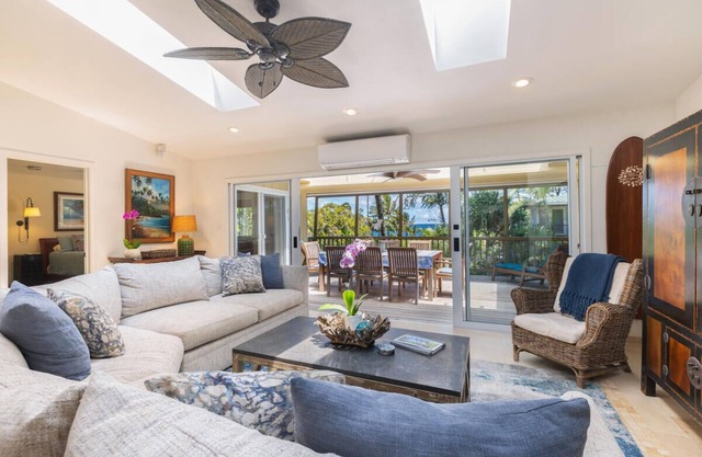 ¡nueva Gestión! Hermosa Casa con Vista al Mar, a Pasos de la Playa!