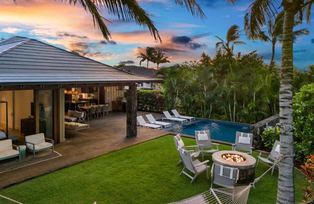 Hale Wa'a 4 Bedroom Luxury Home w/ Private Pool