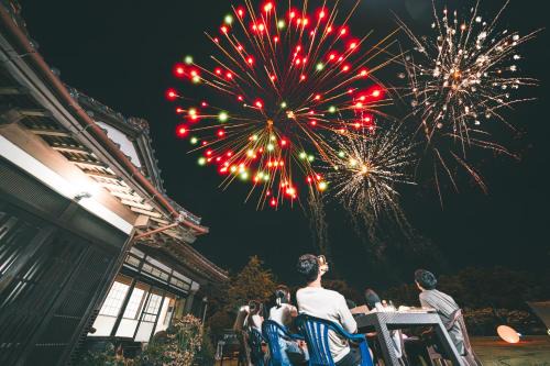 HANABI 農業体験 サウナ BBQが楽しめる 3,000坪貸切 2棟利用でペット可 Wi-Fi完備