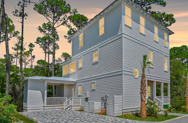 Happinest 🏖 Brand New Luxury Home 🏖Sleeps 19 🏖Beach Bonfires in May - Aug 2023