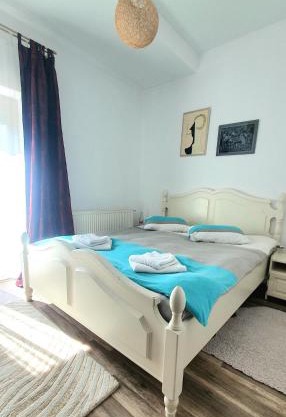 Happy Holiday Apartments