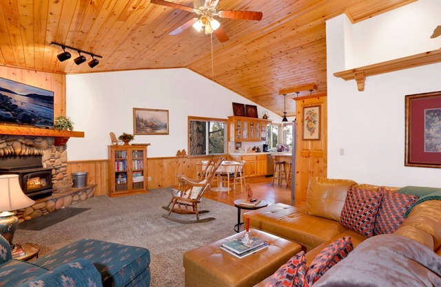 Happy Hour Inn- Adorable Single Story Relaxing Retreat
