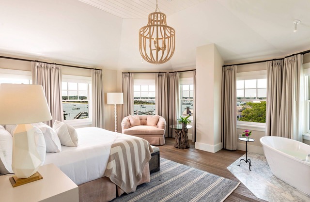 Harbor View Hotel