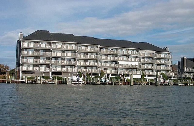 Harbour Island 402L-Baywater 14th St, WIFI, Piscina, Elev, W / D, AC