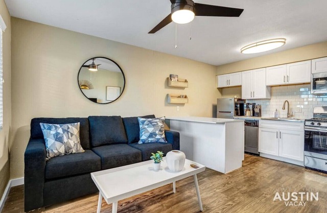 Get Comfy! Memory Foam Beds & Tub in Central ATX