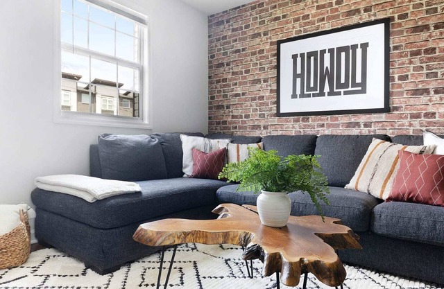 Harmonic Bungalow – Close to Vanderbilt & 12 South