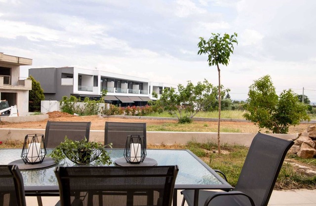 Harry Sea Side Family Apartment, Yerakini