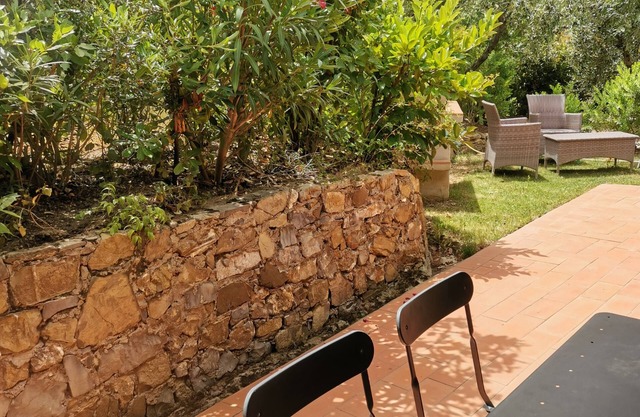 Magnífica villa inmersa en el verdor de la Maremma a sólo 4 km de Talamone