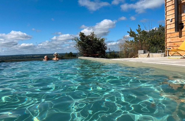 Refugio de Paz en el Corazón de Entre-Deux-Mers: Encantadora Casa con Piscina, Sauna y Naturaleza
