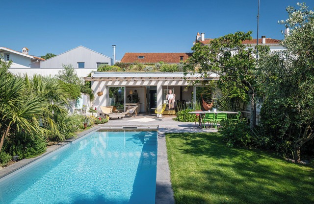 HAVEN OF PEACE WITHOUT VIS-A-VIS in the heart of La Rochelle