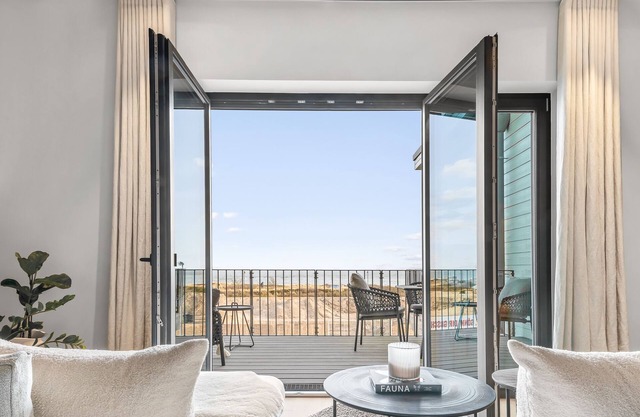 Haven Suite - Sea View, Ethanol Fireplace, Penthouse, Infrared Shower