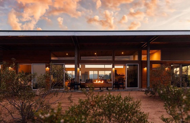 Hawk & Mesa - Retiro moderno privado en 120 acres!