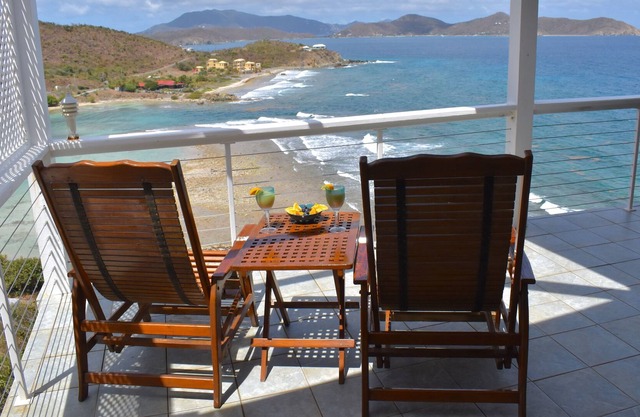 Hear the ocean with expansive views.
