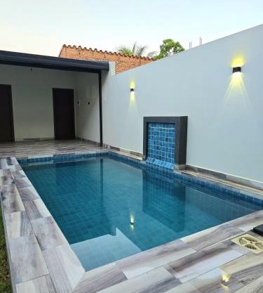Hermosa Casa Vacacional con piscina privada cerca del Aeropuerto