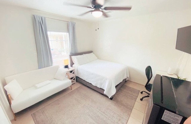 Holistic Gem w/Fast WiFi & Free Parking