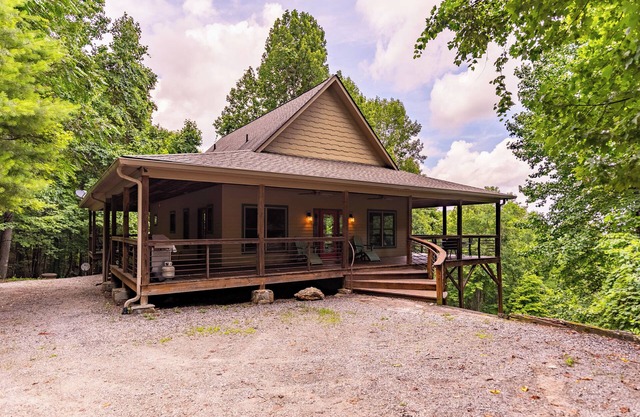 Hidden Hideaway - views, privacy, dogs welcome, hot tub
