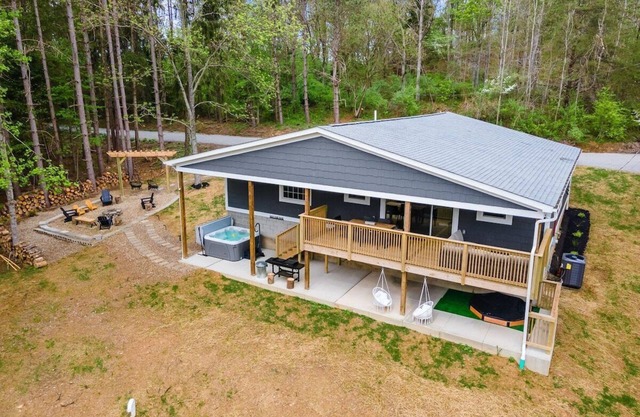 Hidden Hills Haven + Hot Tub I Fire Pit