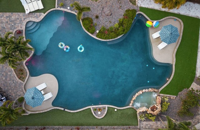 Lagoon Paradise!Amazing Pool!