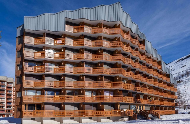 Estancia en los Alpes del Norte con balcón