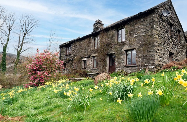 High Beckside - Traditional Lakeland Cottage near Ullswater. Sleeps up to 7 guests