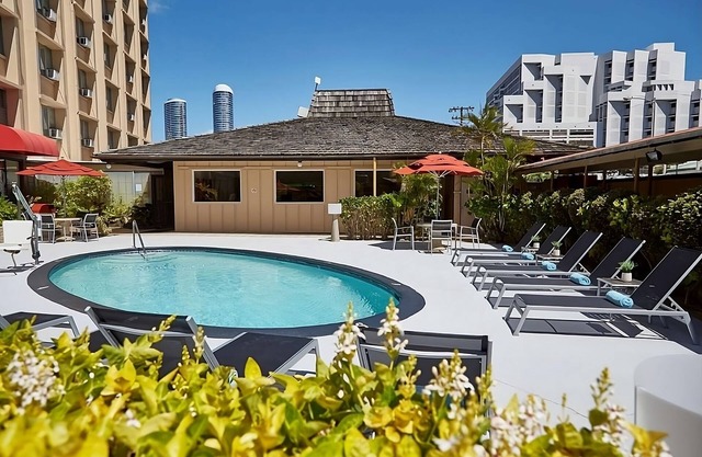 High Floor City View Two Queens, Scenic Urban Garden Setting, Pool Access