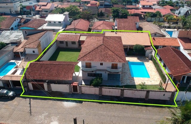 ALTO ESTÁNDAR, 6 SUITES CON AIRE ACONDICIONADO, GRAN PISCINA, UBICACIÓN PRIVILEGIADA