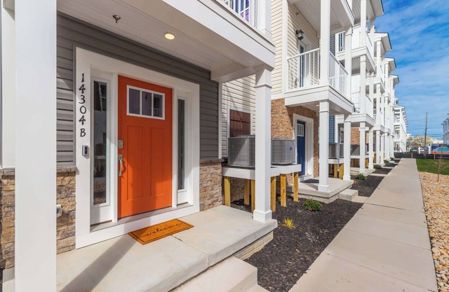 High Tide 3BR Townhome North OC