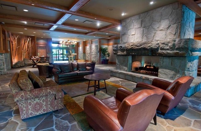 Caminata + Ski | Suite elegante + chimenea acogedora