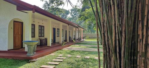 HIKKADUWA REST