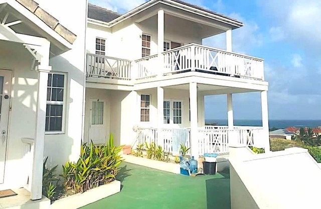 Hilltop Apartments