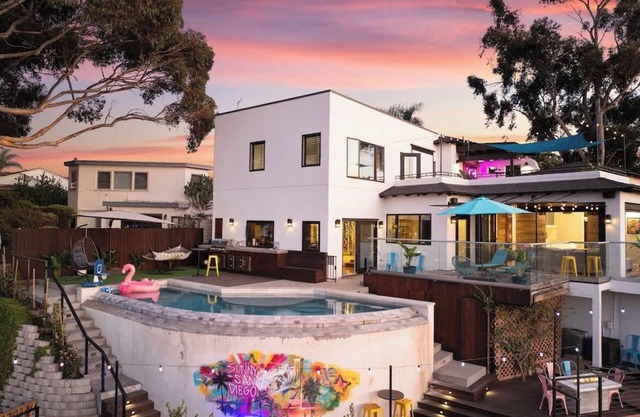 Hilltop Haven with Infinity Pool