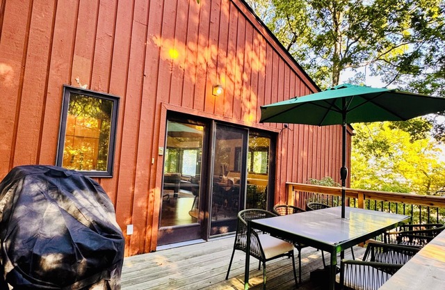 Hilltop Hideaway is a mid-century modern home 1 block from Lake Michigan