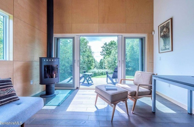 Hilltop: Panoramic Views w/ Pool near Catamount