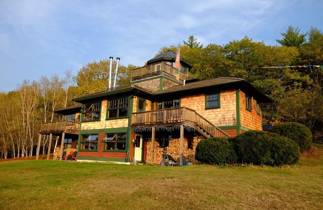 Nuevo Retiro Hilltop con espectacular Mt Views