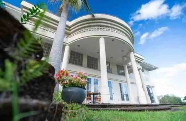 Villa Hilo con piscina - 16 huéspedes máximo