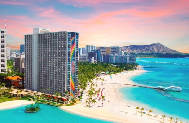 Hilton Hawaiian Village - Many Dates Available! - Hosted by Travelscowt