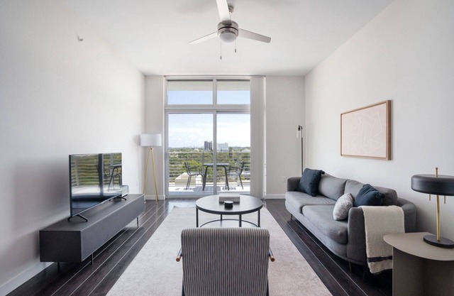 Hip Ponciana Park 1BR w/ Gym, W/D & Pool, steps to WF, by Blueground