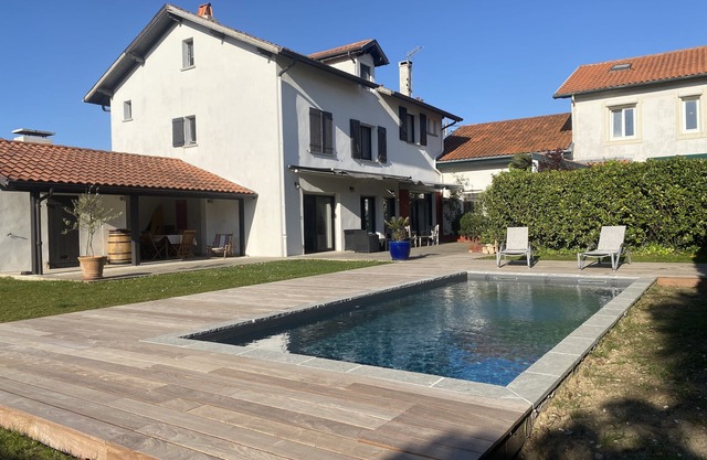 Casa familiar 8p Terraza sur y jardín -10% 2da semana -20% 3a semana