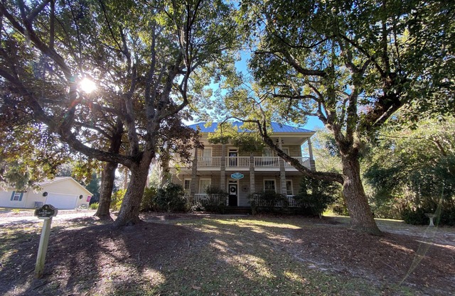 Casa histórica de 5 dormitorios, a pie del ferry a Cumberland Island