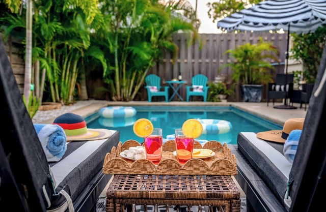 Labour Day special! 15 mins to AMI, saltwater pool