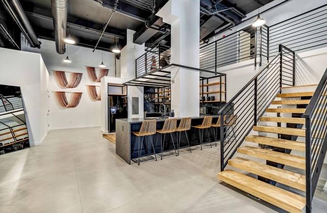 Historic District Loft! Garage Parking! Sleeps 13
