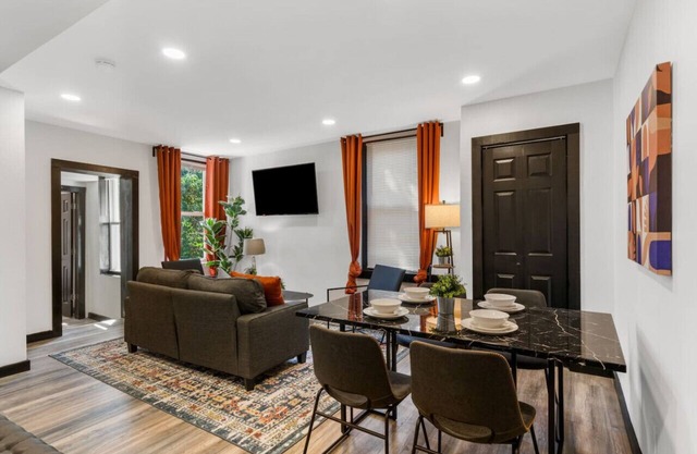 Charming 2BR home in Philadelphia, great location, and plenty of parking!