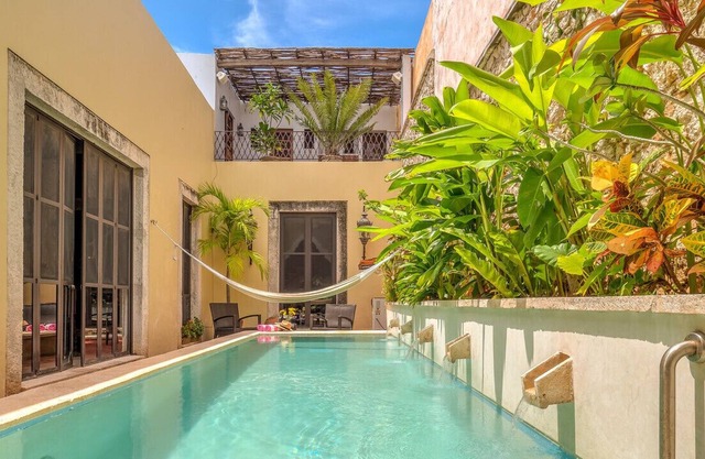 Casa histórica de lujo con piscina en Colonia Santiago - Centro