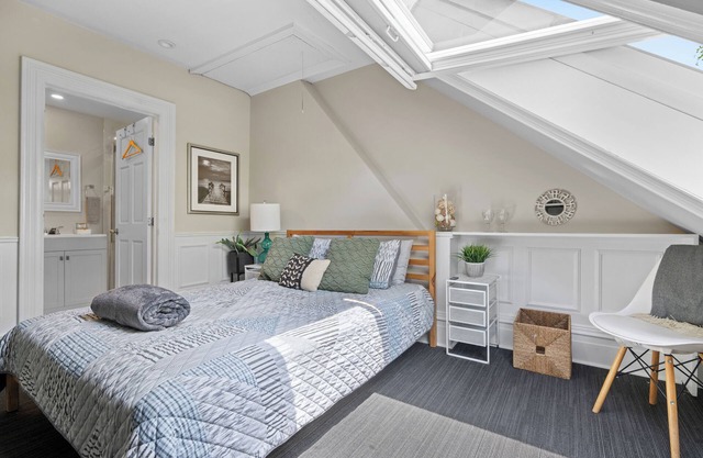 Historic Old South District Aft Castle Suite