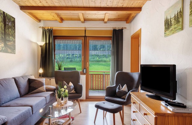 Apartamento "Oeste" con terraza, jardín y balcón compartidos