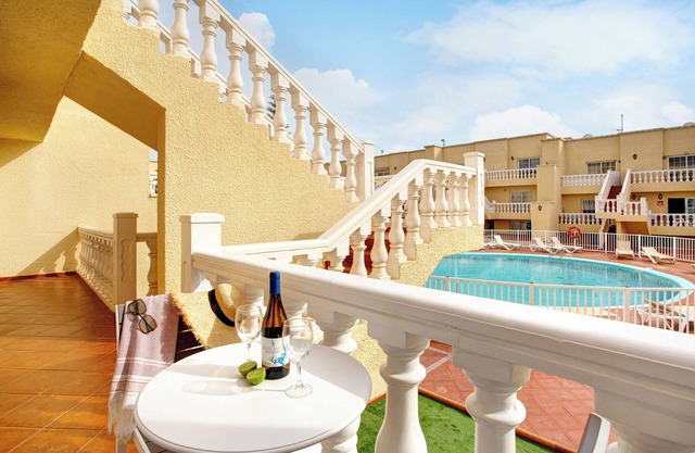 Apartamento vacacional 'Liomor Luxury' con piscina compartida, Wi-Fi y aire acondicionado