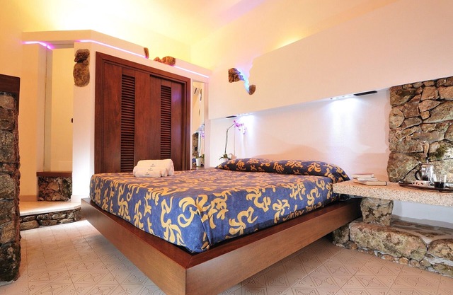 Holiday apartments L'Ea di Lavru SEA VIEW 3-rooms apartment-TOP INTERIOR DESIGN